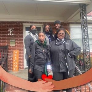 Meet your Posher, Lisa